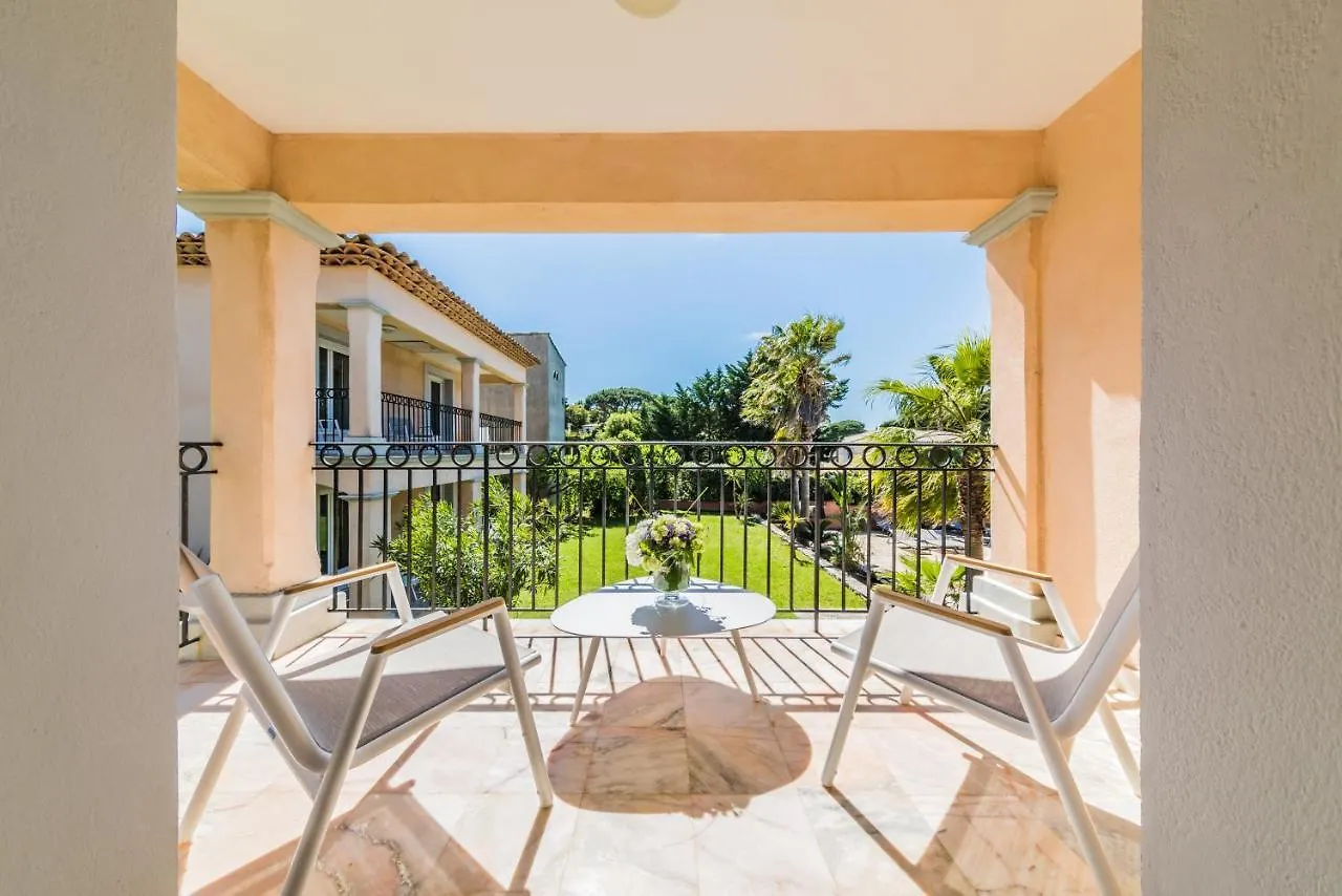 Hotel Brin D'Azur - Saint Tropez 4*, סן טרופז