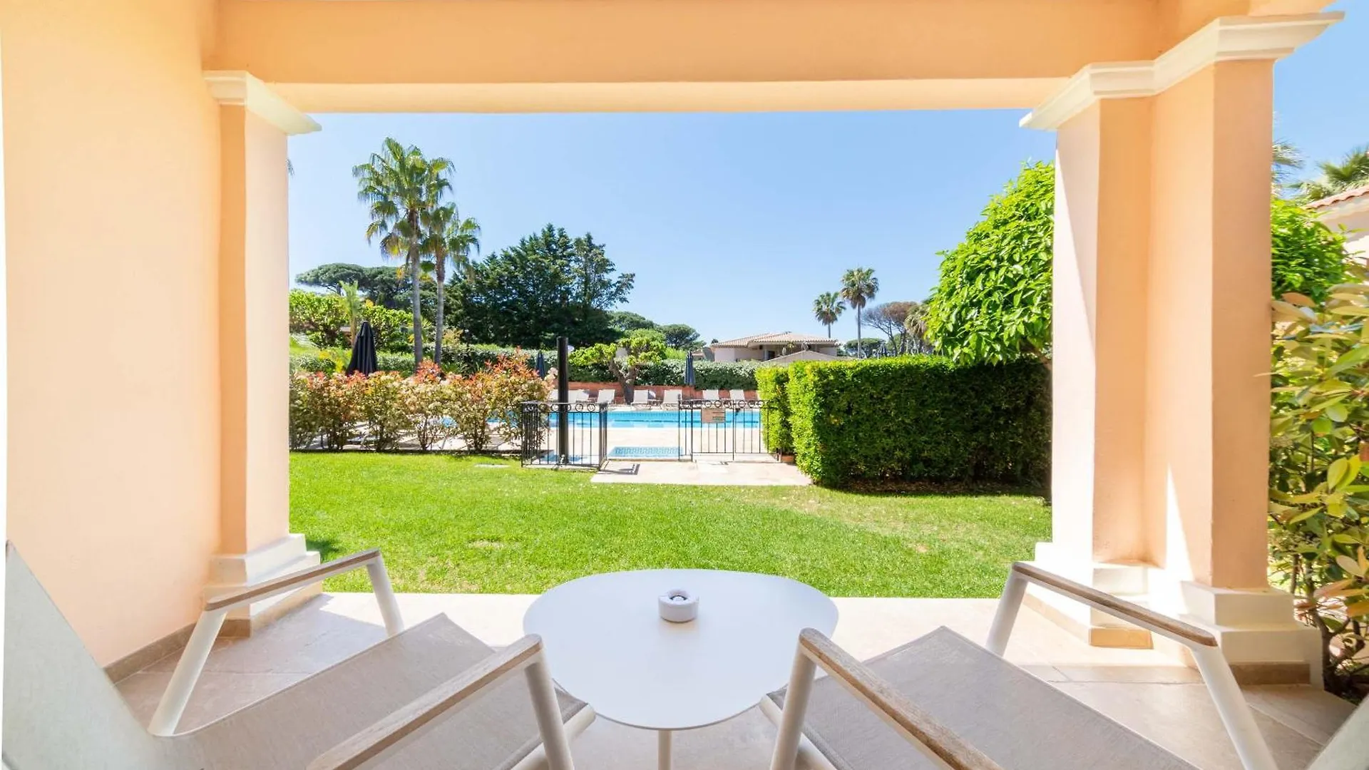 Hotel Brin D'Azur - Saint Tropez 4*, Saint-Tropez